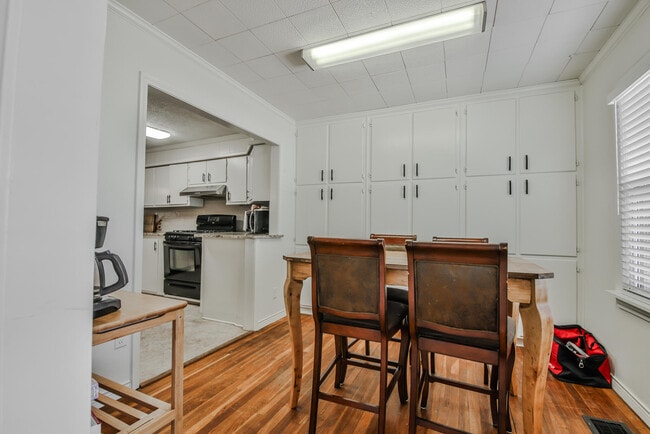 Building Photo - 2407 32nd St