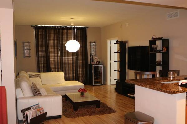 Foto principal - 888 Douglas Rd