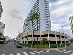 Building Photo - 1560 Kanunu St