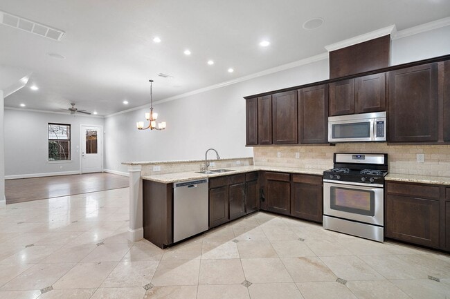 Foto del edificio - 4214 Koehler St