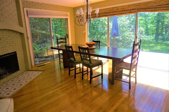 Foto del edificio - 18 Pequot Rd