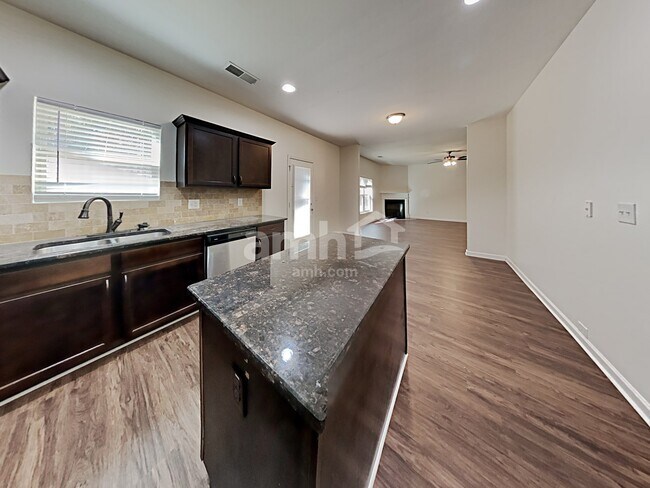 Foto del edificio - 2311 Foxy Dr
