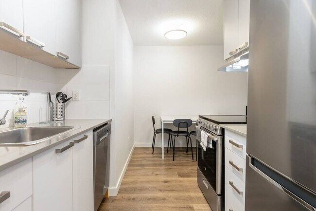 Photo du bâtiment - 254 E 12th Ave