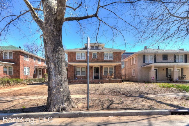 Building Photo - 5 br, 2.5 bath House - 827 College Ave