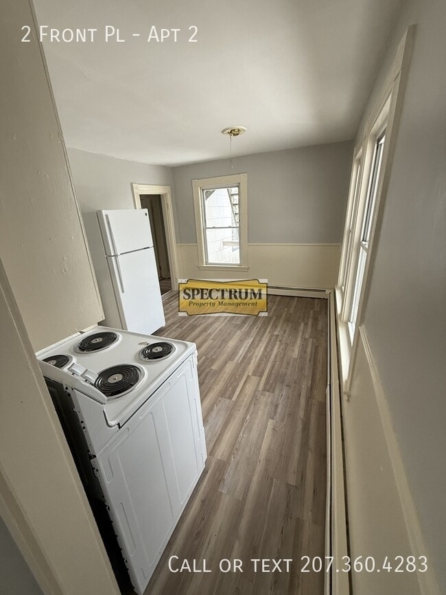 Building Photo - 2 Front Pl