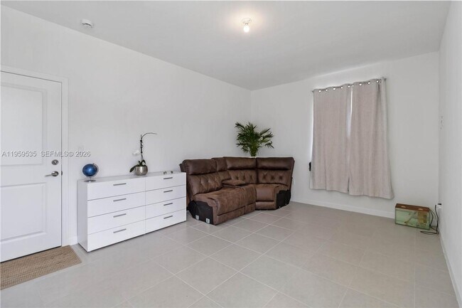 Foto del edificio - 760 SE 13th Ct