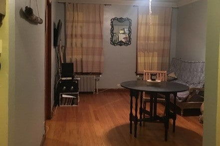 Living Room - 115 N Main St