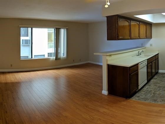 Foto del edificio - 229 W Tujunga Ave