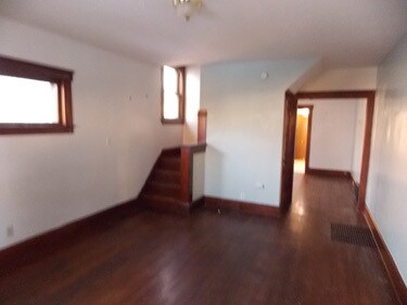 Primary Photo - 210 E 14th St