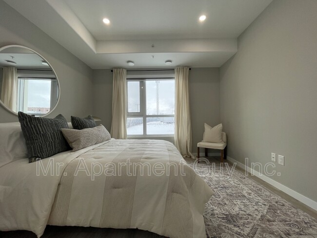 Building Photo - 155 Hagar St