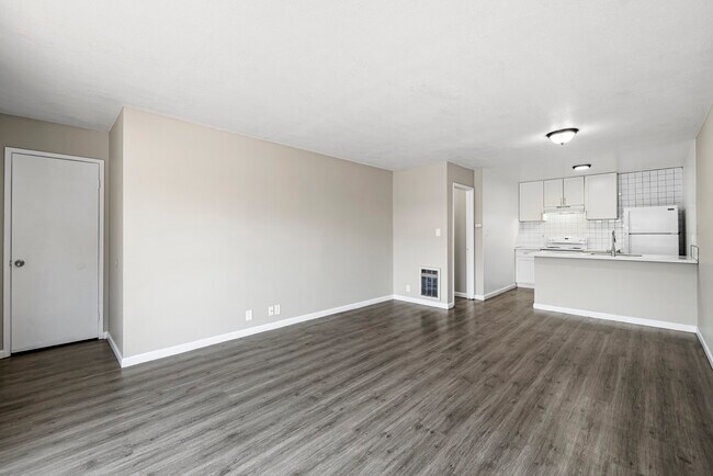 Foto del edificio - 340 Industrial Pkwy