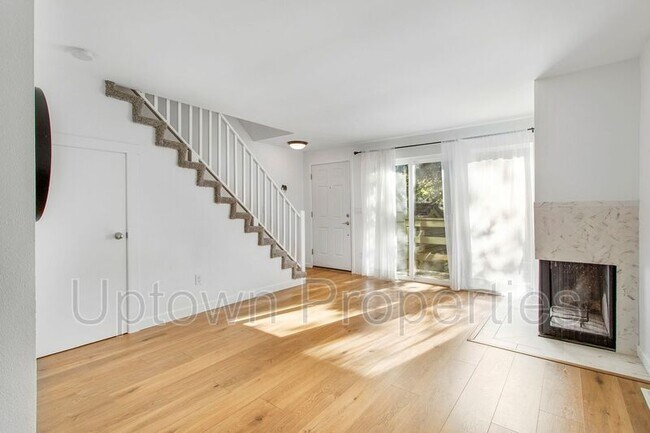 Building Photo - 332 Cervantes Cir