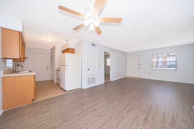 Foto del edificio - ALTAMONTE SPRINGS: 3 bed/1.5 bath home in great location!