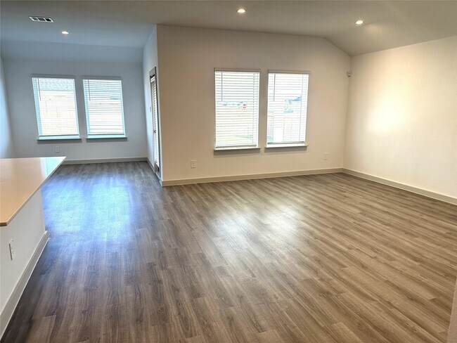Foto del edificio - 7815 Elm Birch Ln