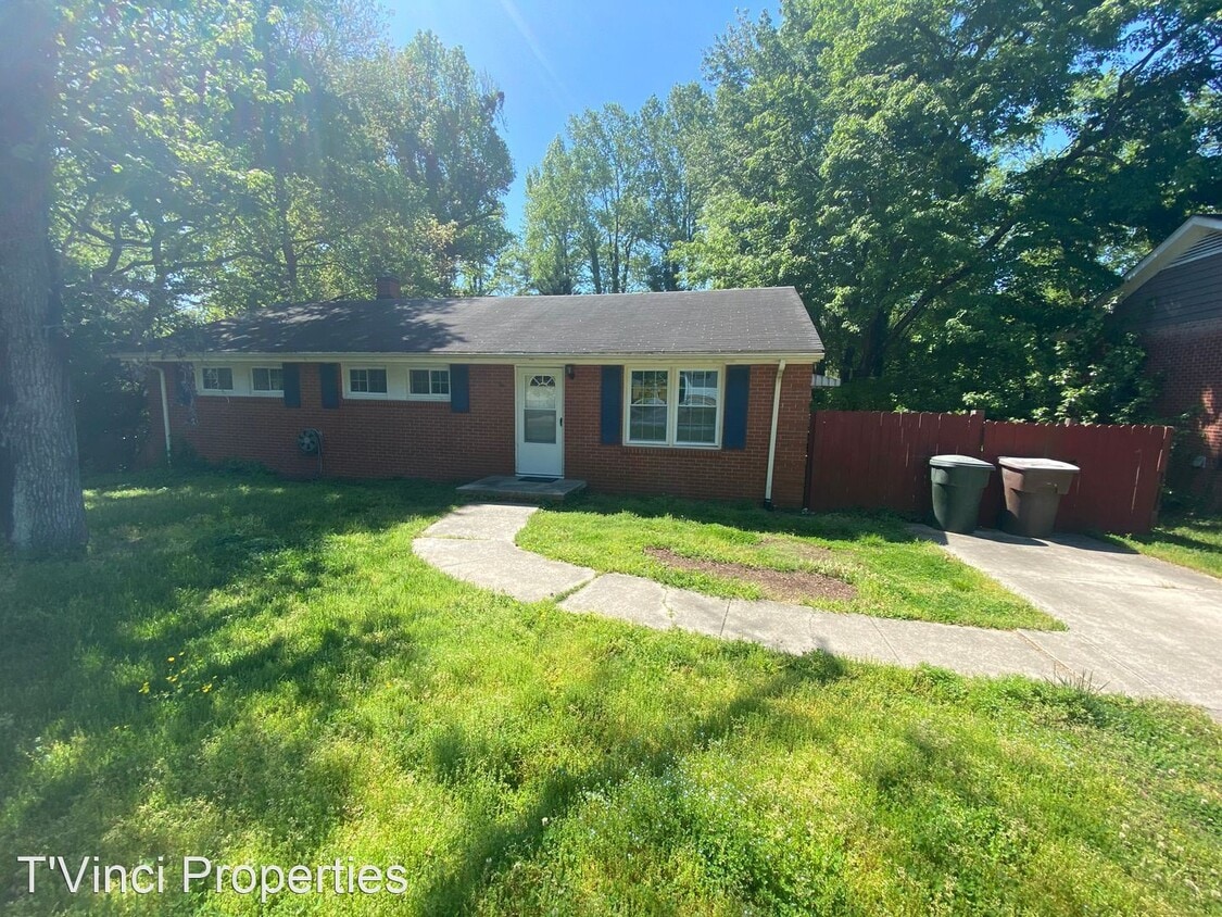 Primary Photo - 3 br, 1.5 bath House - 3011 Dellwood Dr