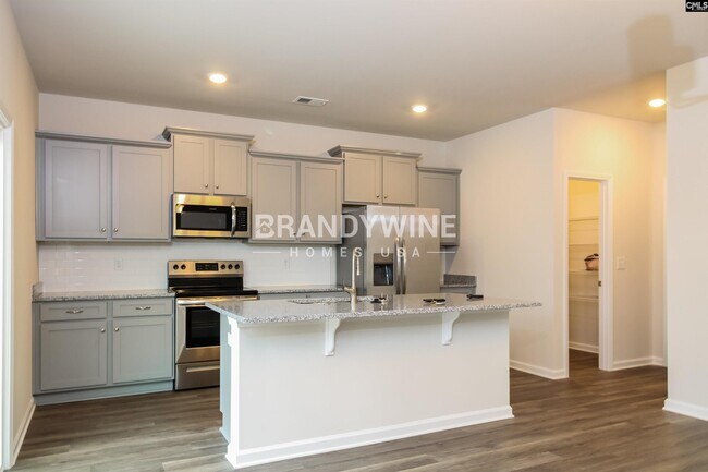 Foto del edificio - 553 Glenmanor Dr