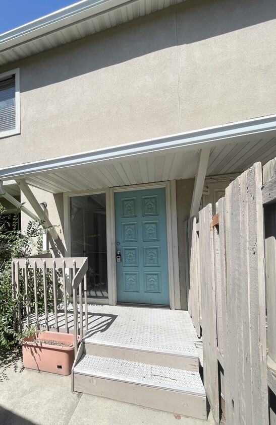 Foto principal - 1871 Monterey Dr