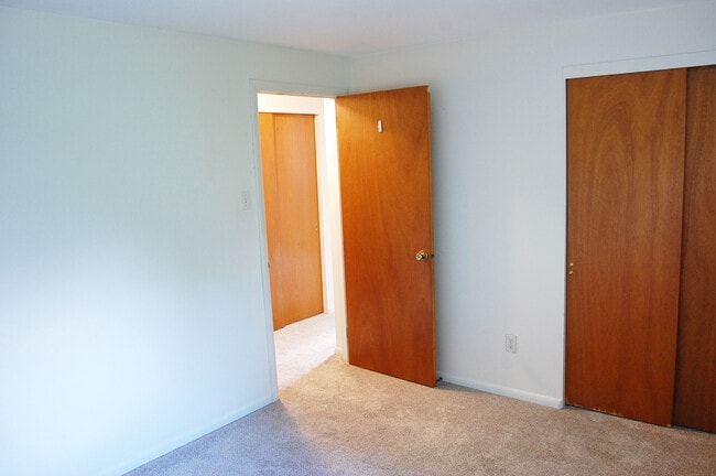 Building Photo - 979 Glasgow St