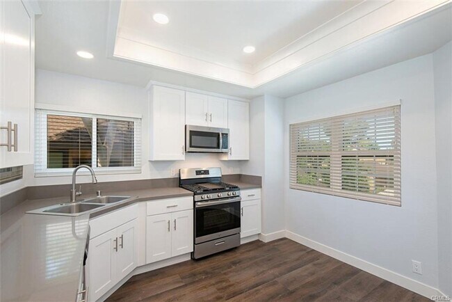 Foto del edificio - Serenity awaits in this upgraded 2 bedroom...