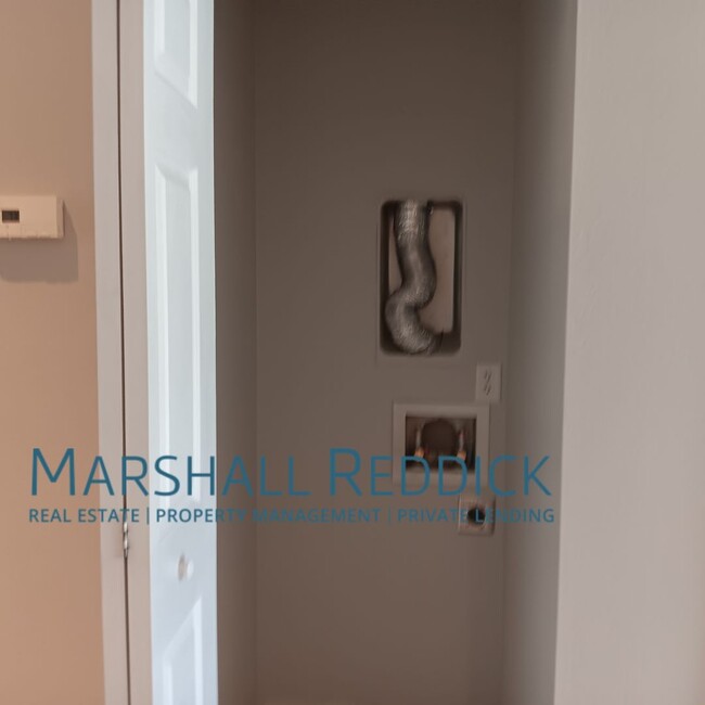 Foto del edificio - 870-872 Apartment St
