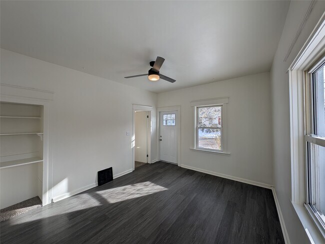 Foto del edificio - 502 E 2nd St