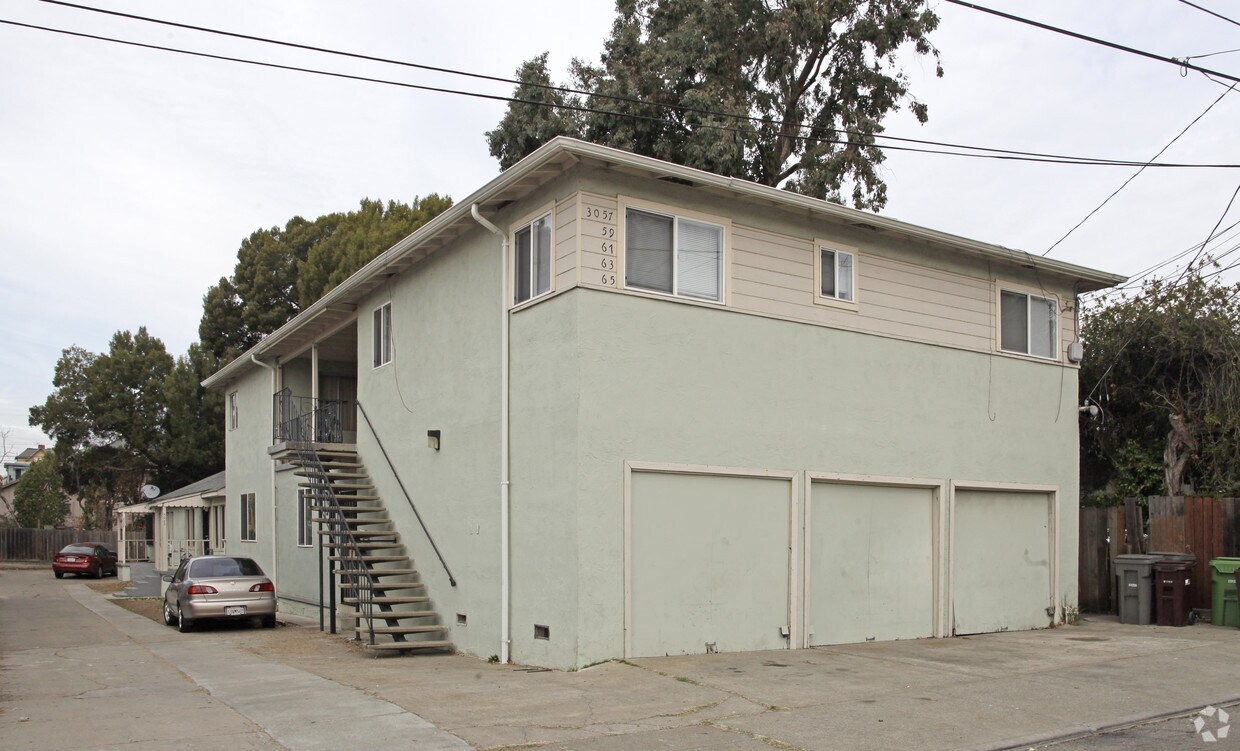 Primary Photo - 3057 Curran Ave