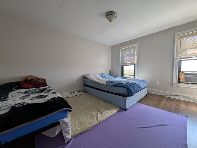 Foto del edificio - 5158 Hillcrest St