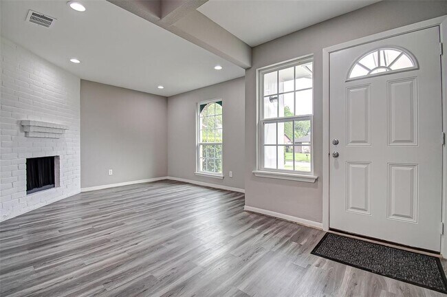Building Photo - 7918 Battleoak Dr