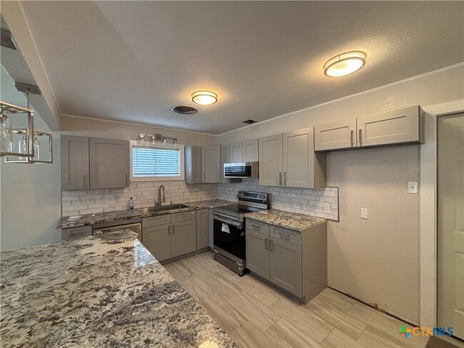 Foto del edificio - 2502 E Poplar Ave