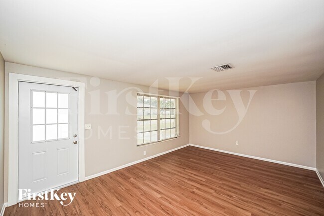 Foto del edificio - 18336 Twilite Ave