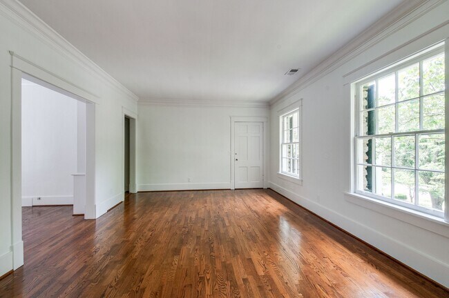 Building Photo - 4402 Harding Pl