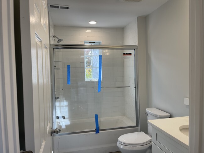 Newly renovated bathroom with all new fixtures. - 902 13th Ave