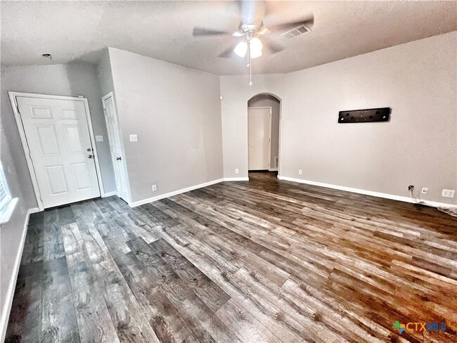 Building Photo - 2141 Sinclair Dr