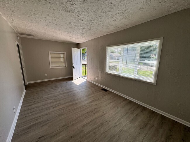 Building Photo - 2453 N Goodlet Ave