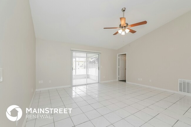 Building Photo - 807 Savona Pl