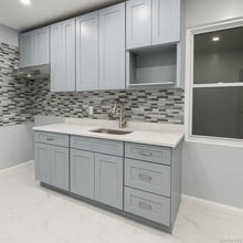 Building Photo - 557 Van Nest Ave