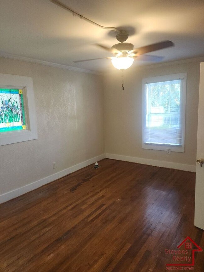 Foto del edificio - 117 N Main St