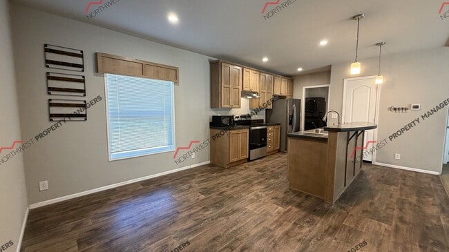 Building Photo - STATUS: AVAILABLE  | R335 | $2295 + $100 flat rate for Electric and sewer