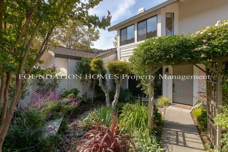 Foto principal - 64 Village Cir