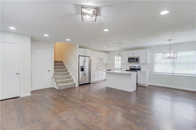 Building Photo - 2705 Sardis Dr