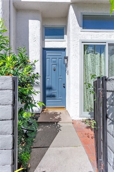 Foto del edificio - 5353 Corteen Pl