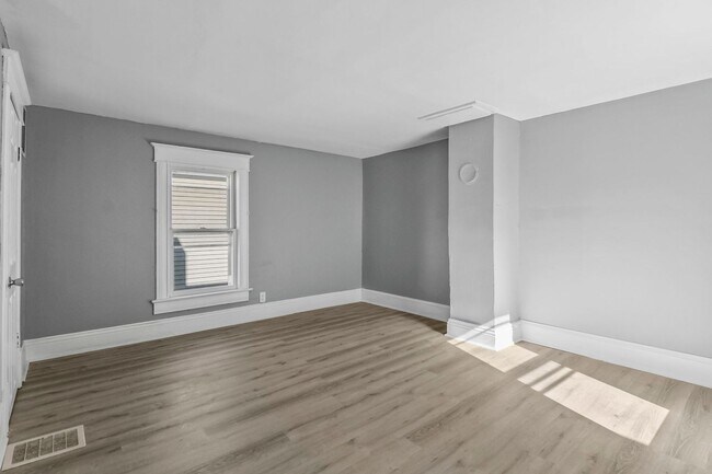 Building Photo - 1428 N 11th St