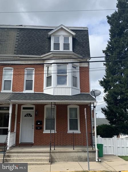 Primary Photo - 1159 E King St
