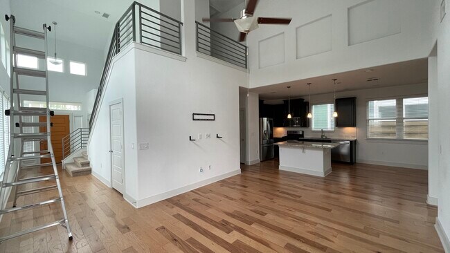 Building Photo - 2306 Hermia St