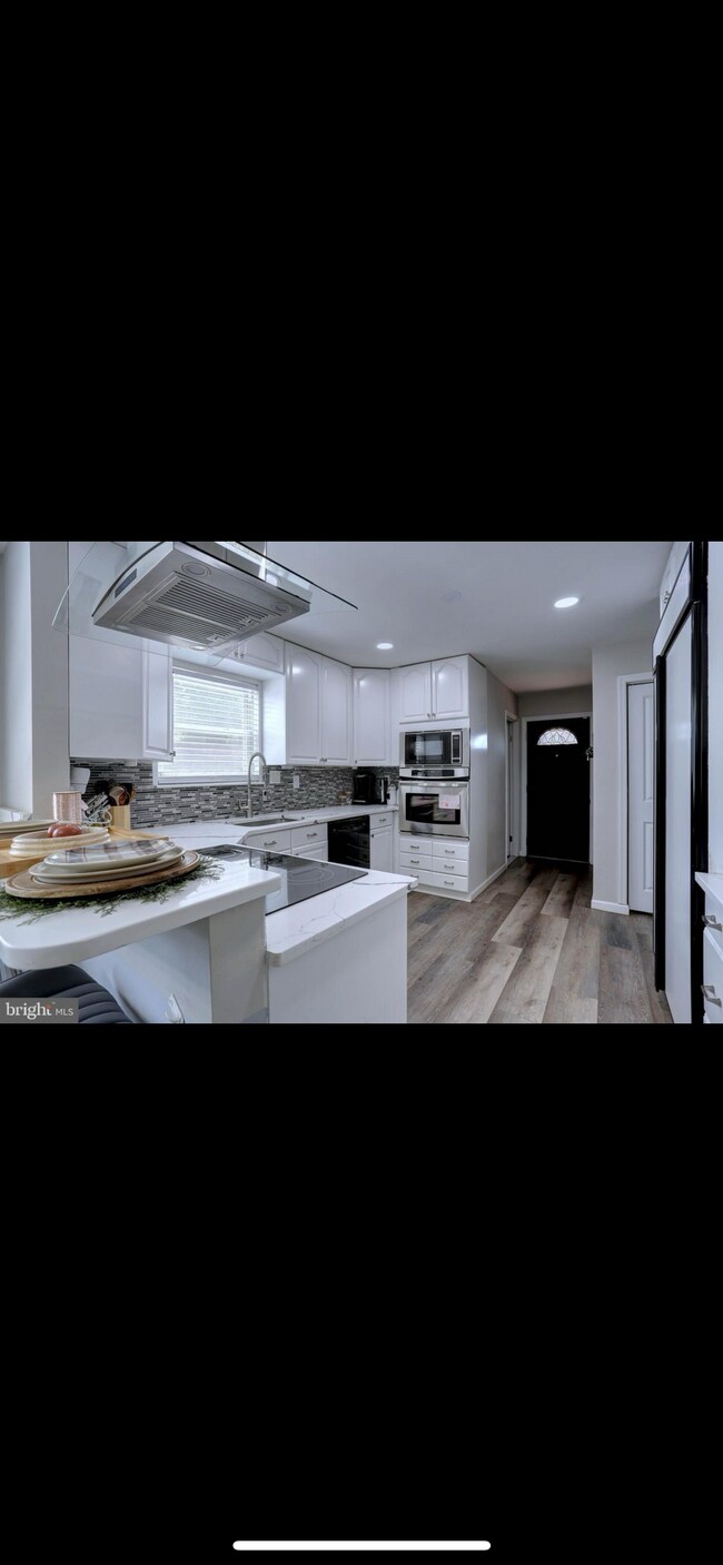 Building Photo - 620 Westphalia Dr