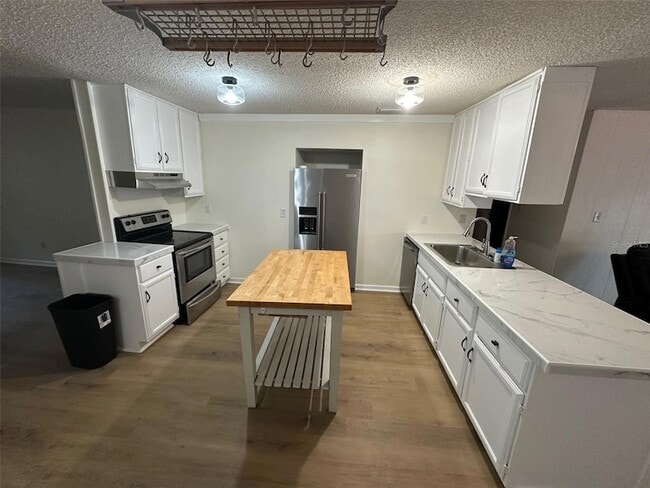 Building Photo - 1276 Sabra Dr
