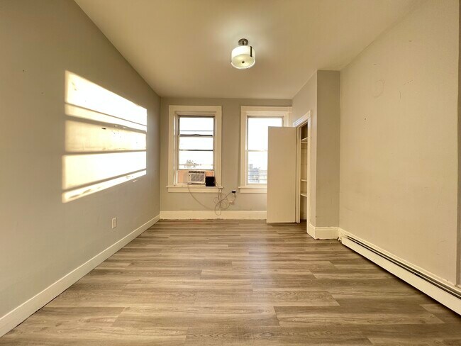 91 East 25th St Unit 13 - 89 E 25th St