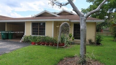 Building Photo - 3658 E Bell Dr