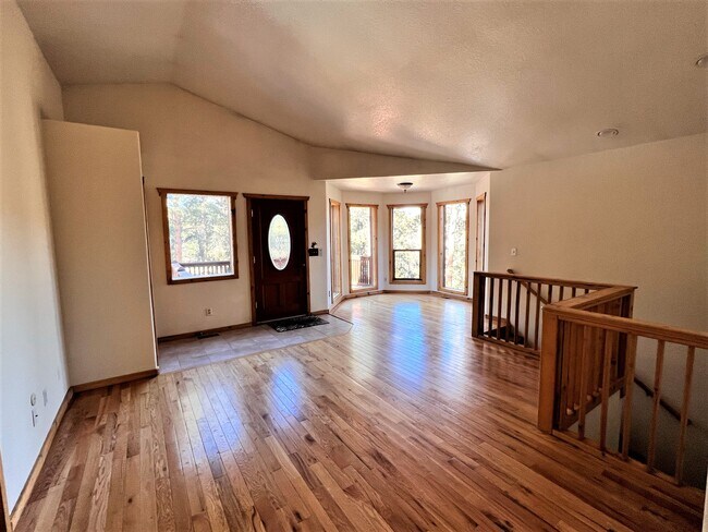 Building Photo - 1534 Burland Dr