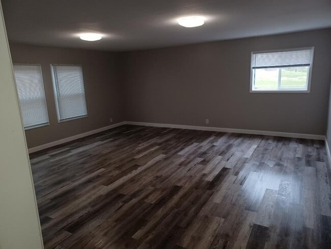 Building Photo - 1500 SW 23rd Pk